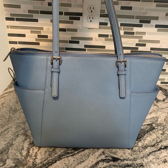 SOLD ON Ⓜ️ Micheal Kors Purse - Picture 2 of 4